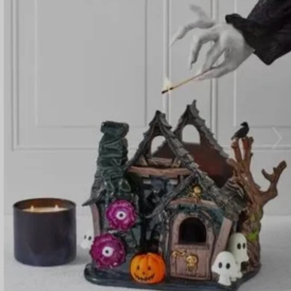 2022 Brand New in Shipper box Bath And Bodywork’s Haunted House Luminary. - Picture 1 of 2